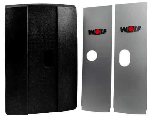 Wärmedämmung bestehend aus zwei grauen Platten mit runder Öffnung und einer schwarzen Platte, versehen mit dem Wolf-Logo.